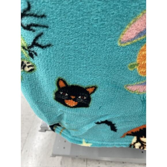 *TikTok Viral* Stitch Halloween Plush Throw (Disney) 2024 - Picture 10 of 14